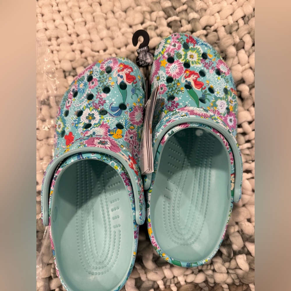Vera Bradley little mermaid crocs, brand new never worn size 9 women’s.